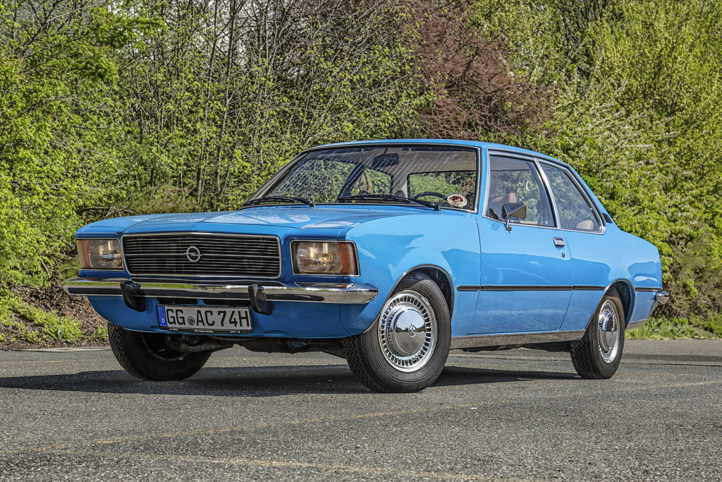 Rund 3000 Opel-Oldtimer werden an den Opelvillen erwartet